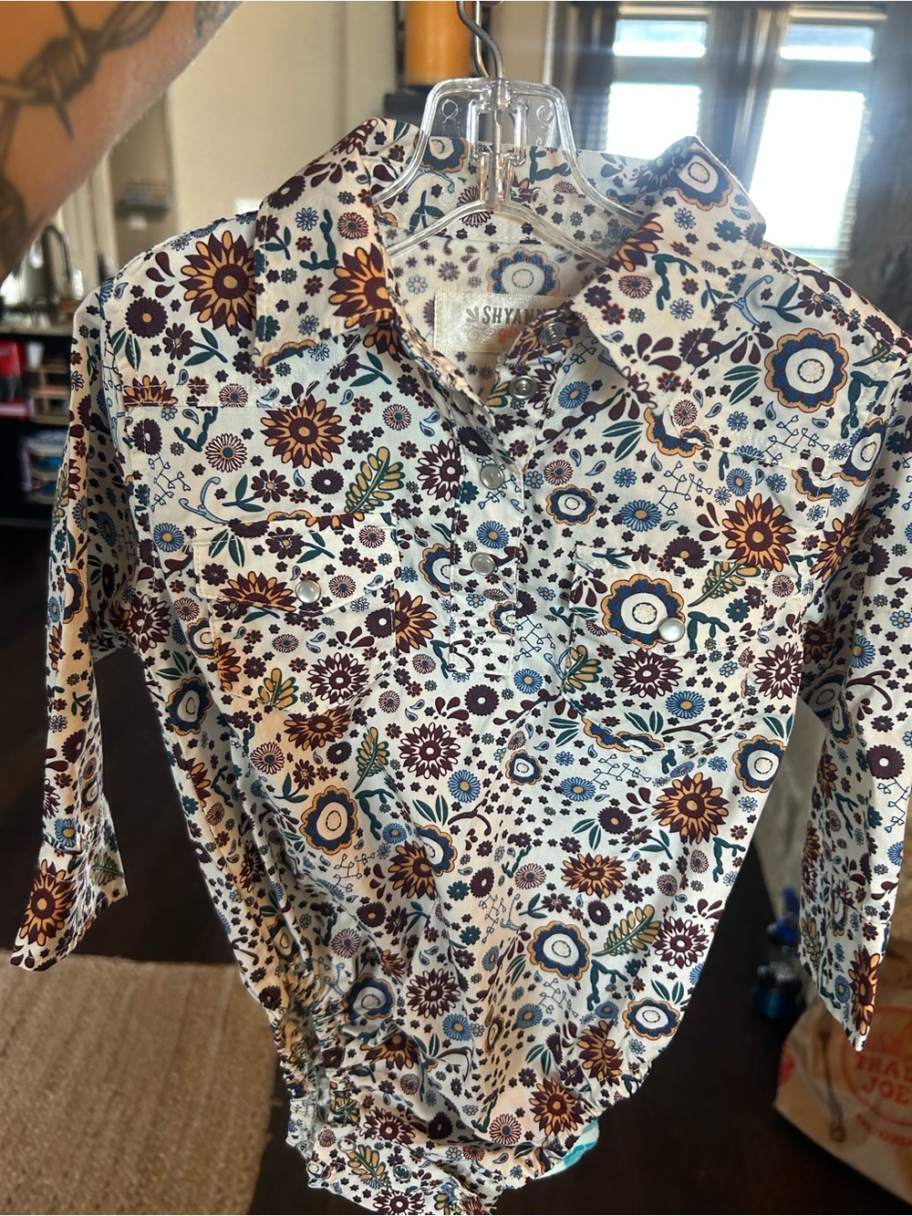 Shyanne baby girls Button-Front Shirt — White with Brown & Blue Floral NEW!